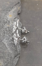 SS811B - OUTLINE CAT SILVER PLATE 9X8MM