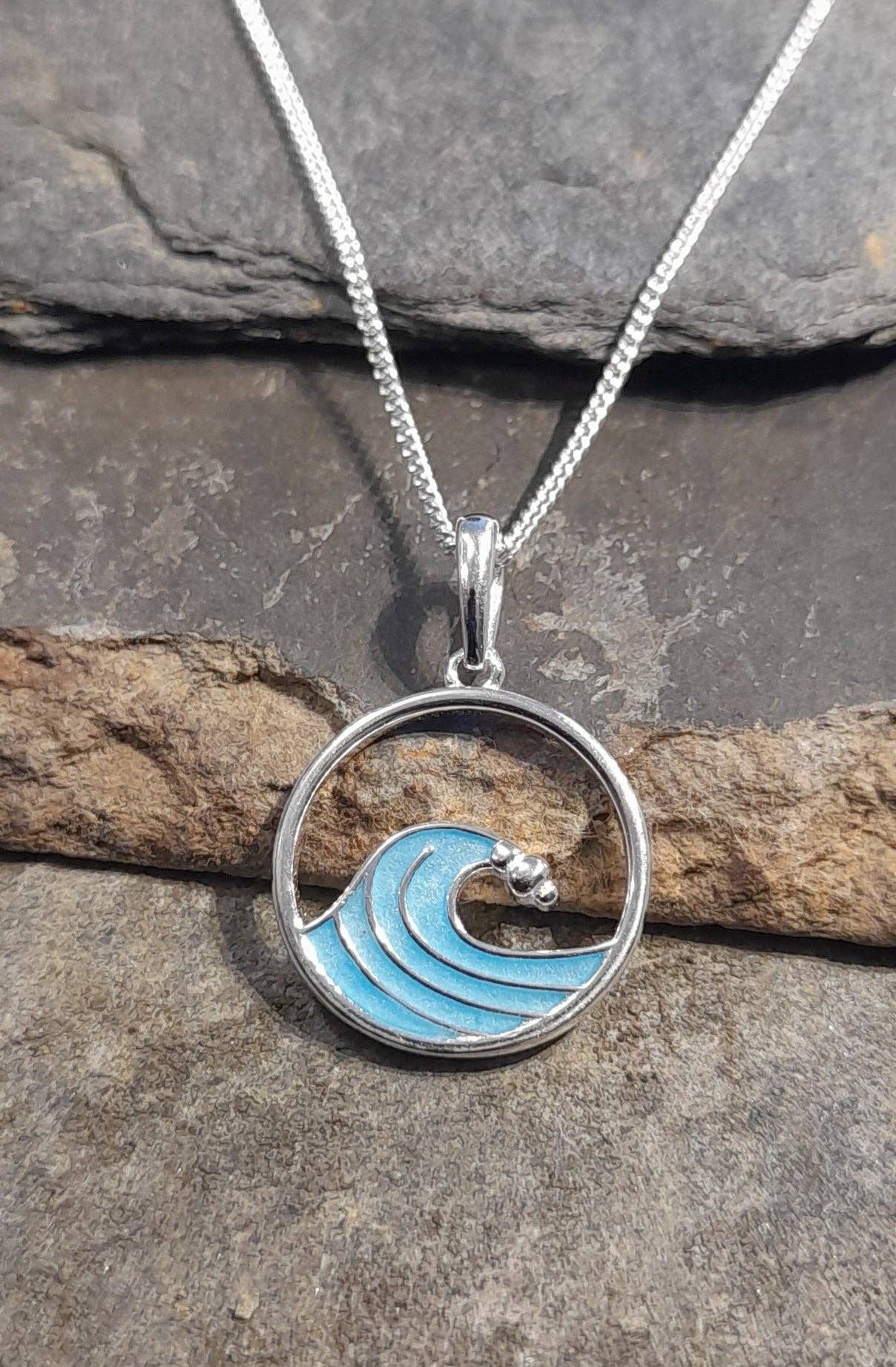 SP487BC - 15MM BLUE RESIN WAVE PENDANT