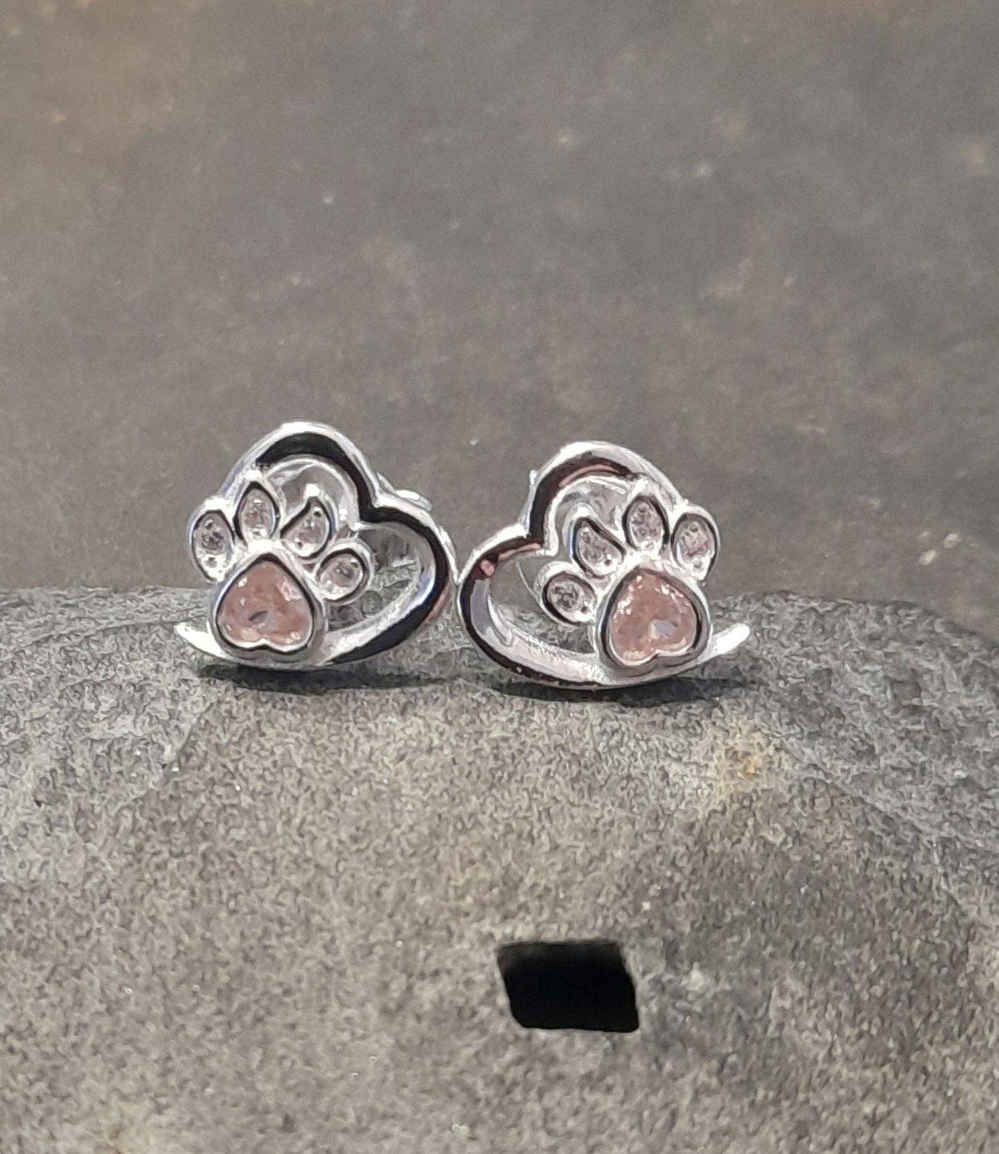 Blue Lily 925 - OUTLINE HEART WITH PINK CZ PAW 8 X 10MM