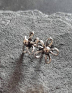 Blue Lily 925 - WIRE FLOWER STUD 7MM