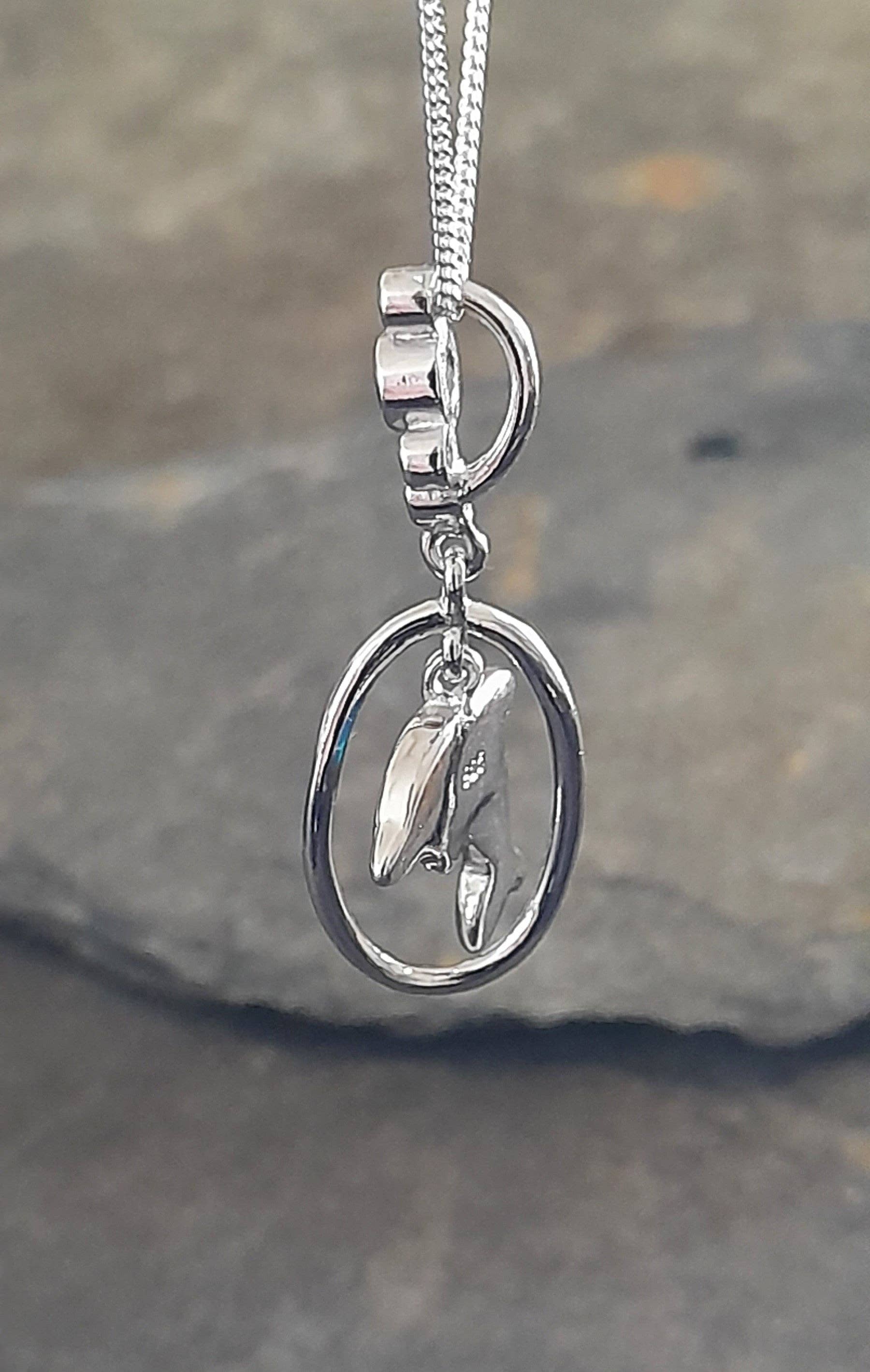 DOLPHIN, BLUE SYN OPAL P/D 30X10MM