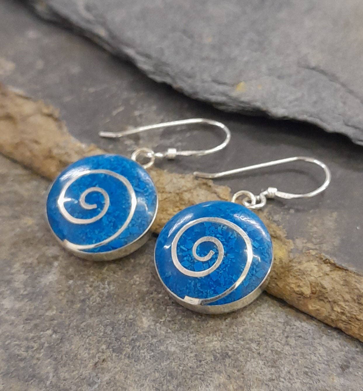 SE523B - ROUND 15MM BLUE SWIRL E/R