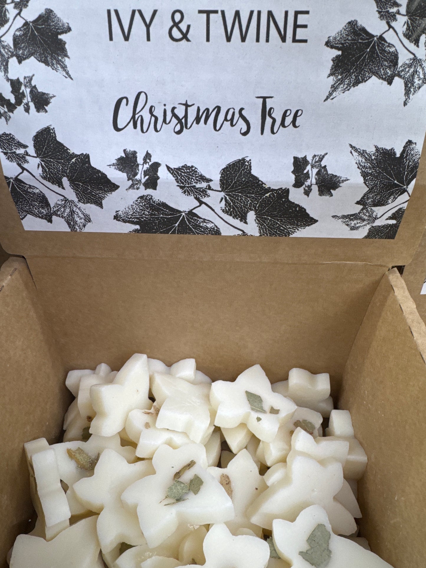 Ivy & Twine - Christmas Tree - 10 x Wax Melts