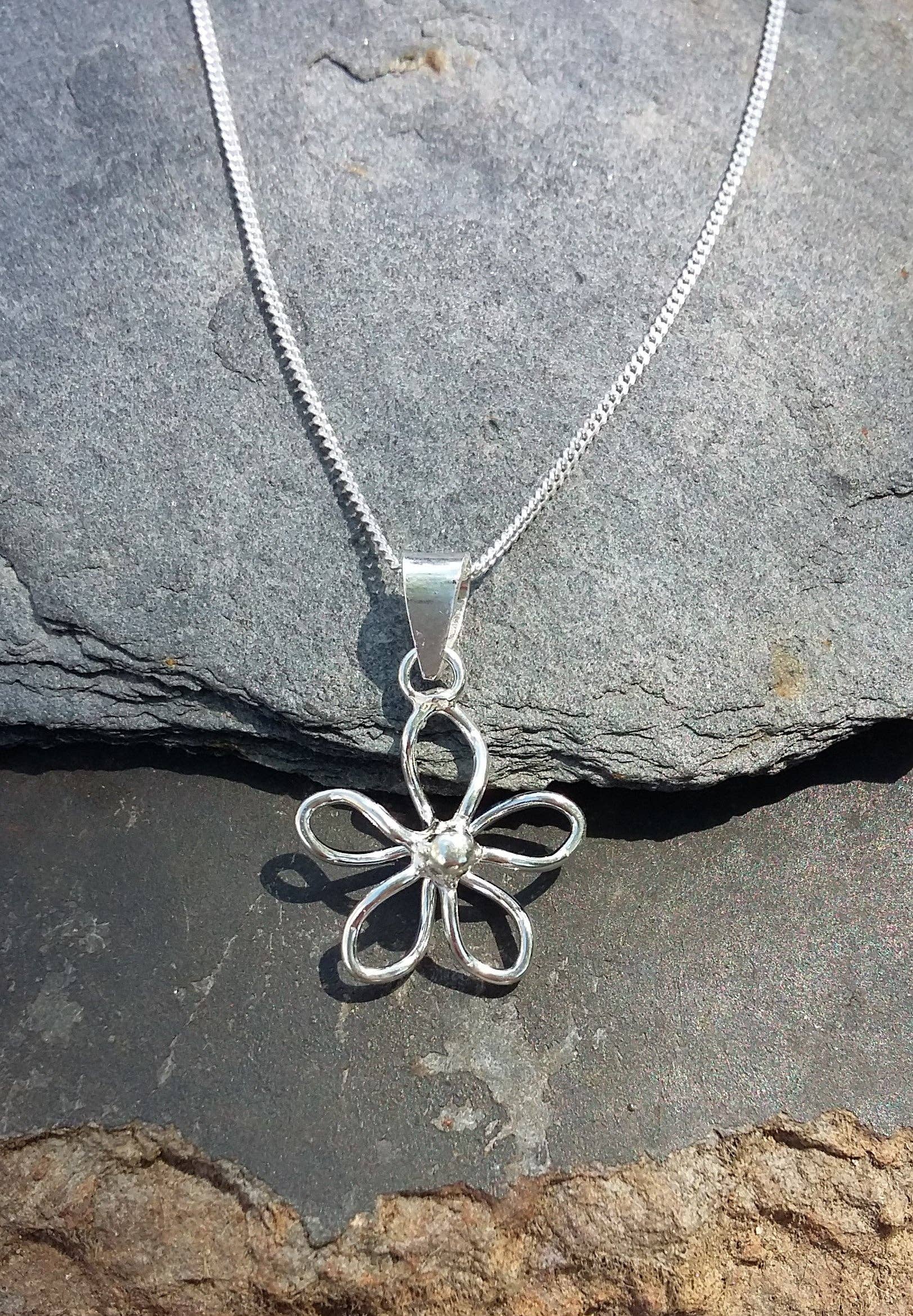 Wirework daisy pendant