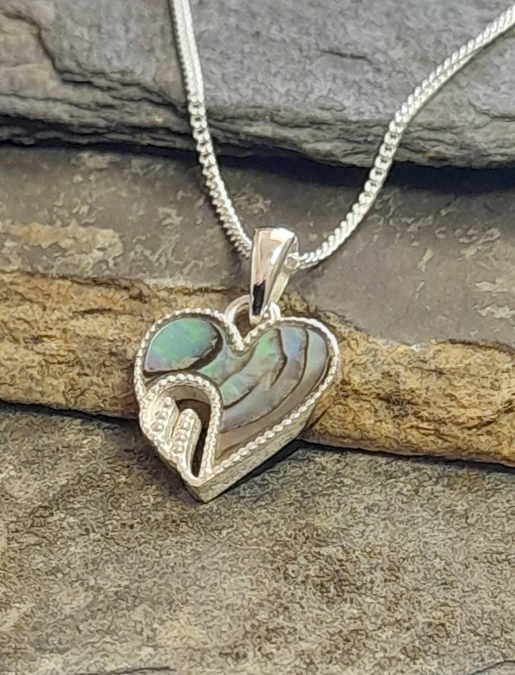 SP475BC - 12 X 10MM ABALONE HEART/ANGLE WING