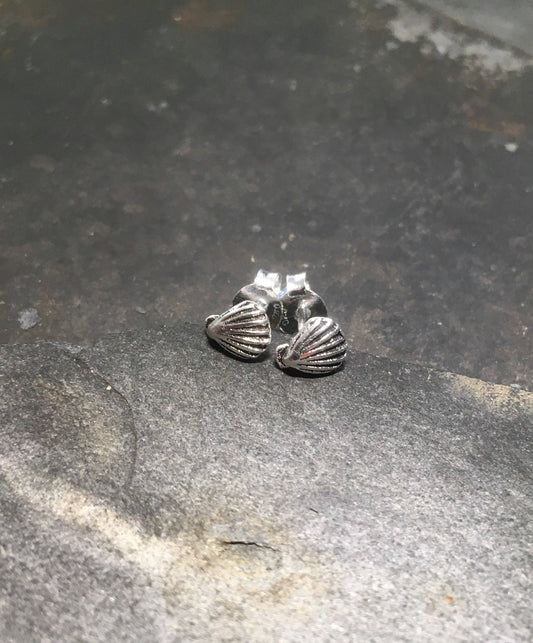 - SHELL STUD 4MM X 5MM