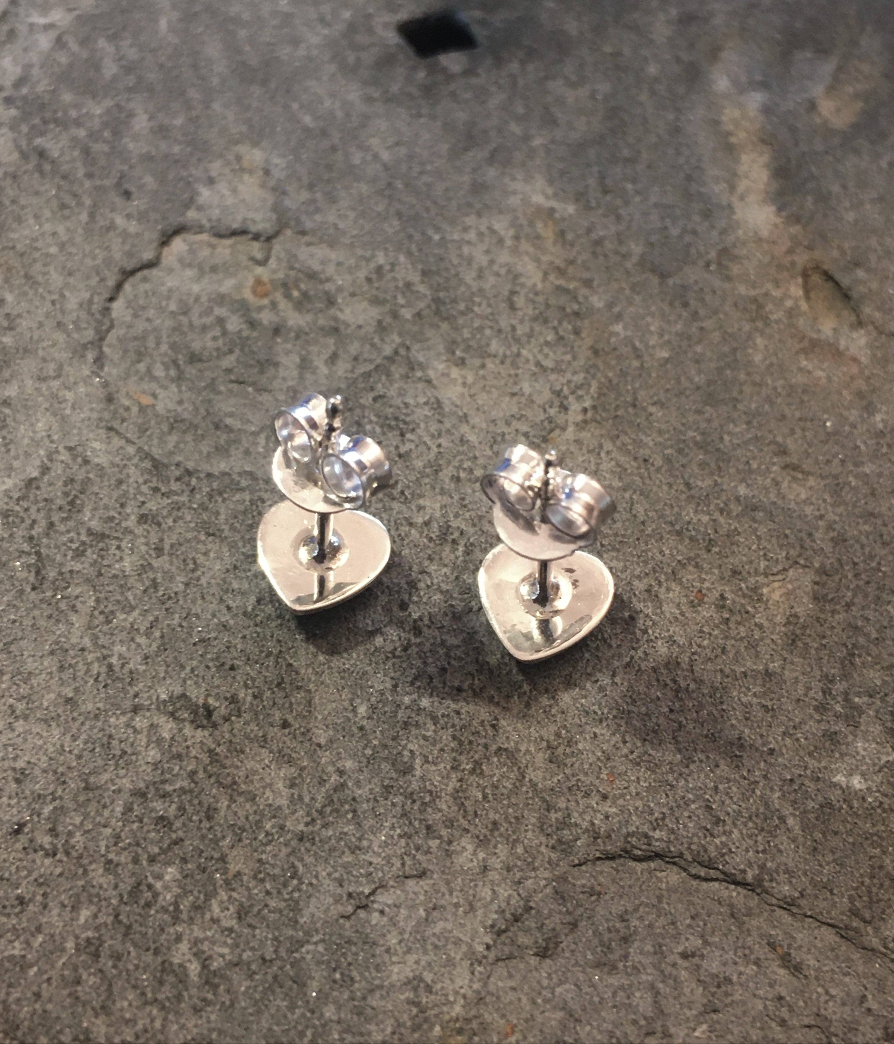 Blue Lily 925 - 8MM RE-CON GREEN TQ HEART STUD