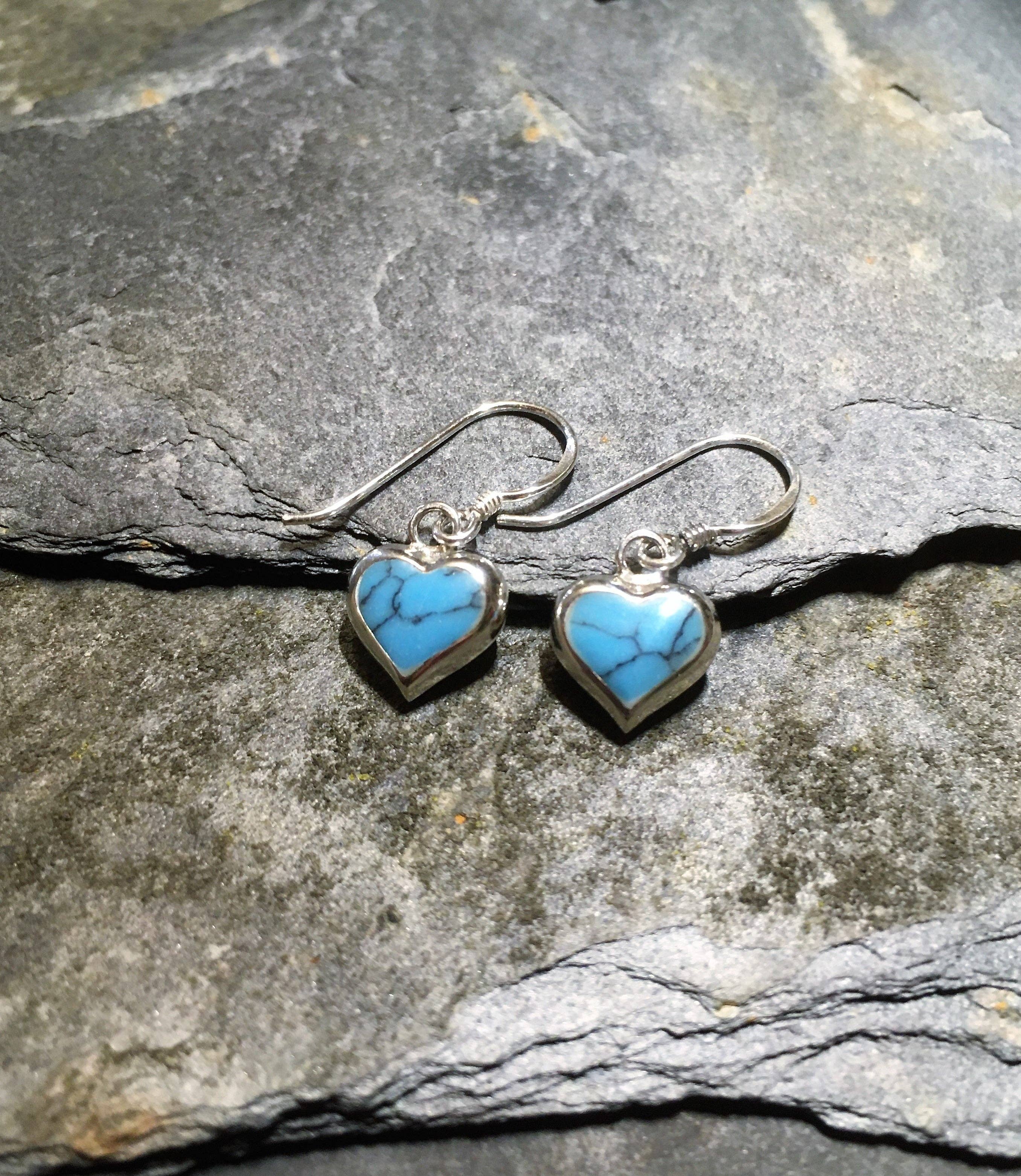 HEART BLUE TQ/MOP EARRING 10MM