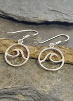 ROUND WAVE EARRINGS  15MM