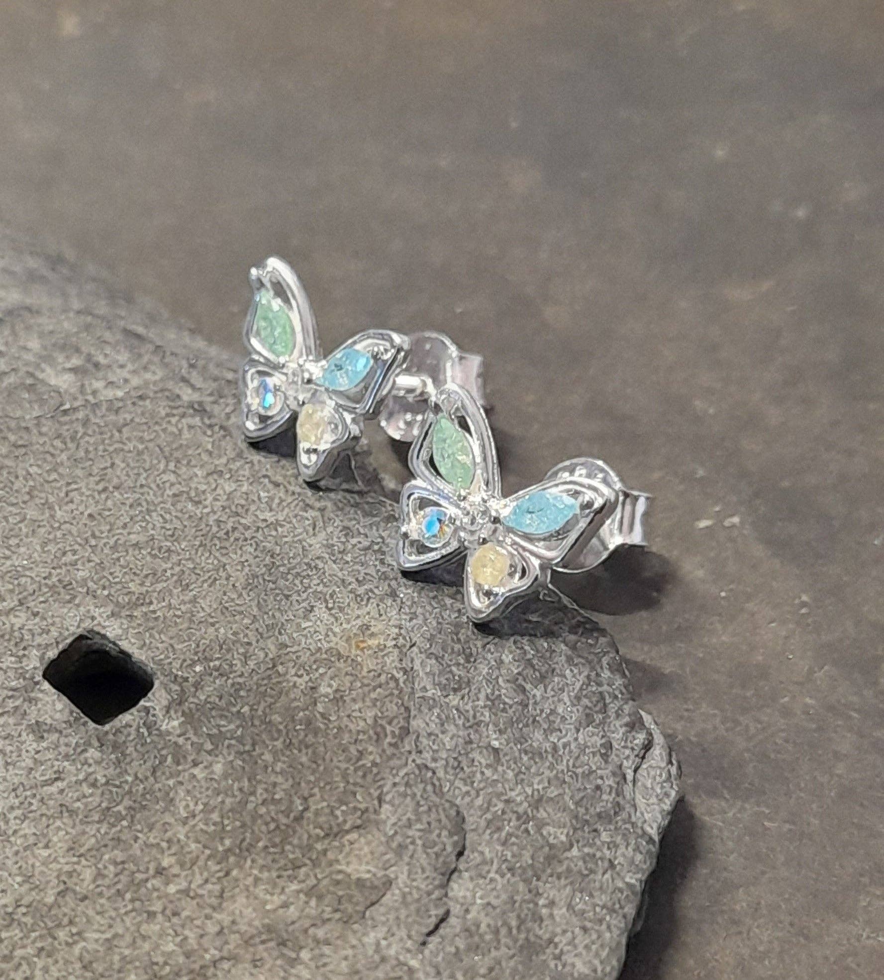 SS646B - PASTEL MULTI CZ B/FLY 9 X 7MM