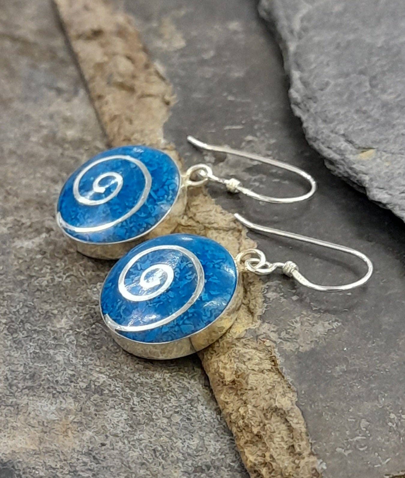 SE523B - ROUND 15MM BLUE SWIRL E/R