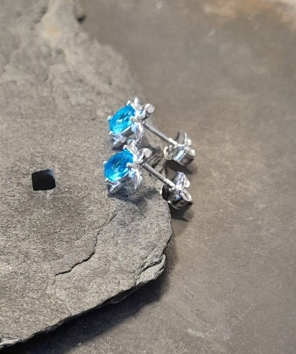 SS651B - AQUA CZ TURTLE 8 X 7MM Silver Studs