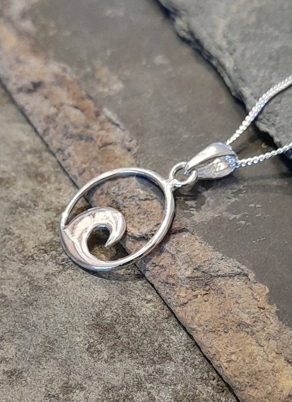 WAVE PENDANT 15MM DIA
