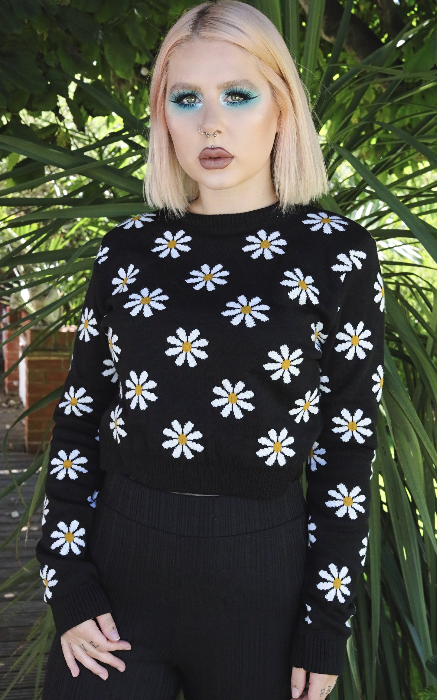 Daisy Chain Black Cropped Jumper