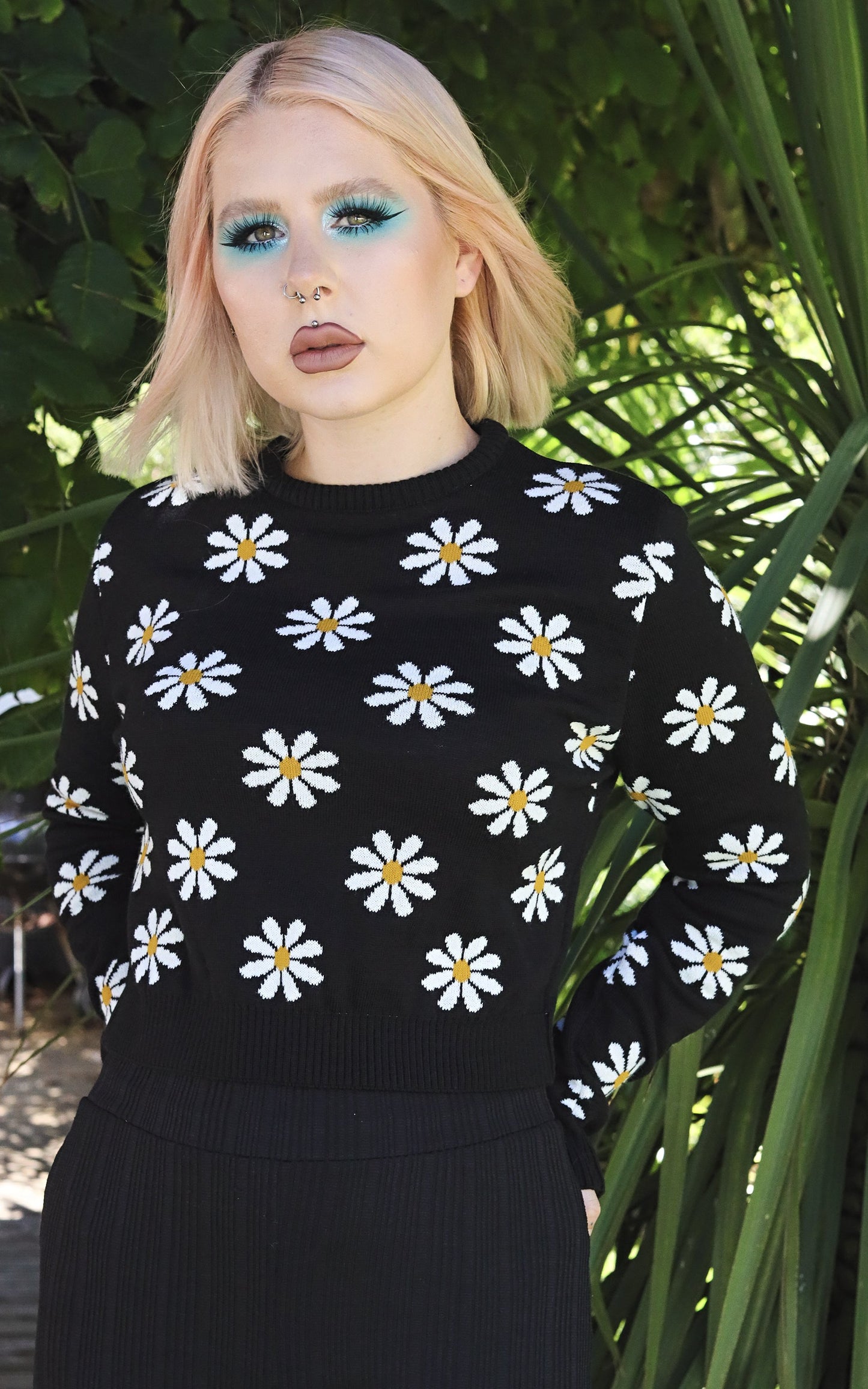 Daisy Chain Black Cropped Jumper
